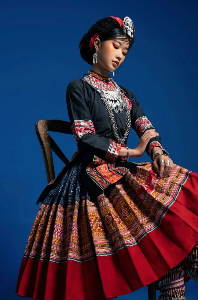 Traje tradicional do povo Hmong