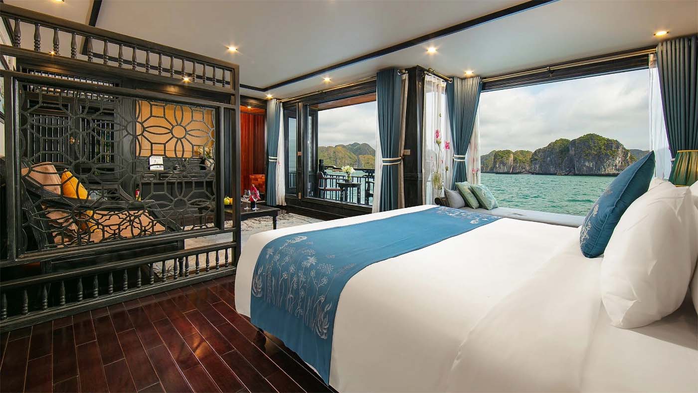 La Regina Grand Cruises bedroom