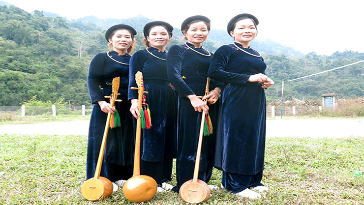trang phuc nguoi Tay